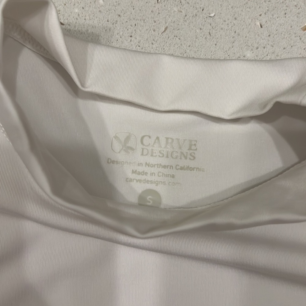 Carve Designs Rash Guard - Picture 3 of 3